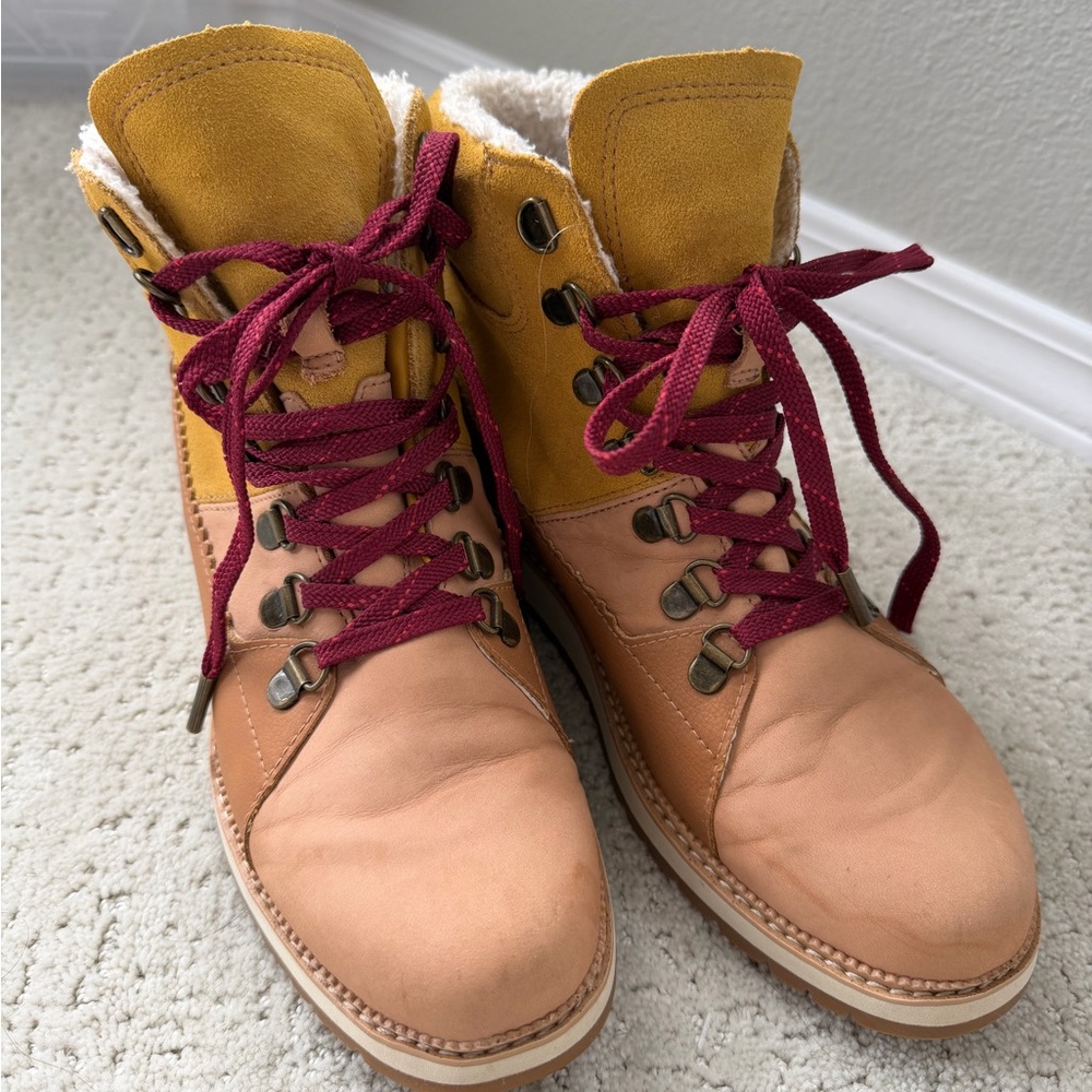 Toms Tan & Mustard Lace-Up Winter Boots with Burgundy Laces - Picture 2 of 6